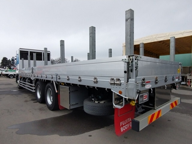 日野プロフィアアルミブロック大型（10t）[写真02]