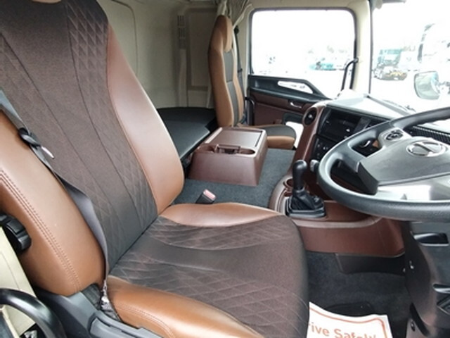 日野プロフィアアルミブロック大型（10t）[写真21]