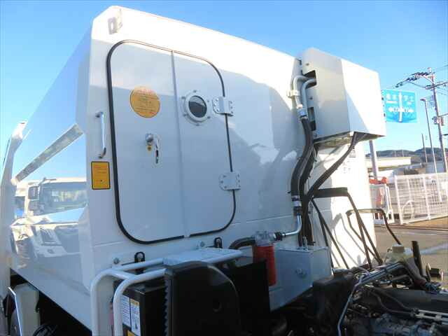 三菱ふそうキャンターパッカー車（塵芥車）小型（2t・3t）[写真24]