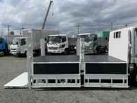 三菱ふそうキャンター平ボディ小型（2t・3t）[写真12]