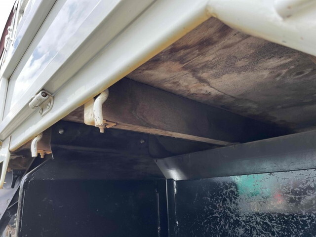 三菱ふそうキャンター平ボディ小型（2t・3t）[写真15]