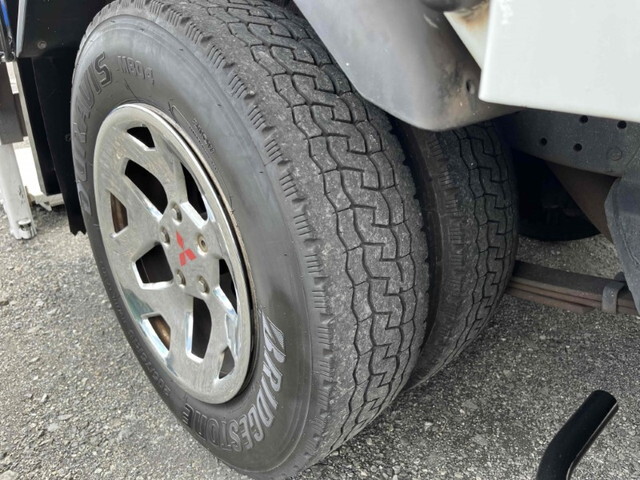 三菱ふそうキャンター平ボディ小型（2t・3t）[写真32]