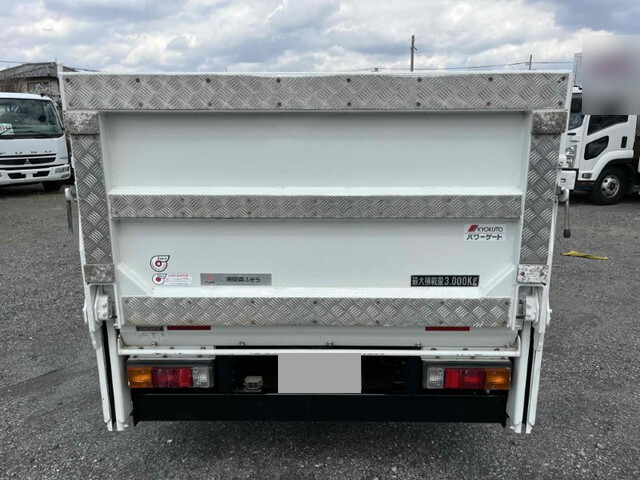 三菱ふそうキャンター平ボディ小型（2t・3t）[写真05]