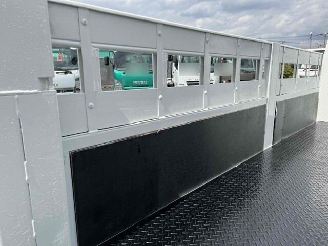 三菱ふそうキャンター平ボディ小型（2t・3t）[写真08]