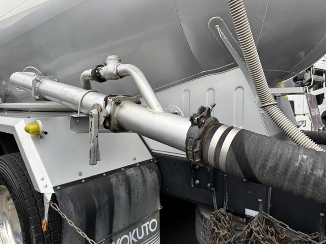 日野プロフィアバルク車（粉粒体運搬車）大型（10t）[写真10]