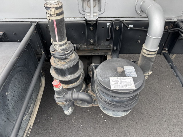 日野プロフィアバルク車（粉粒体運搬車）大型（10t）[写真14]