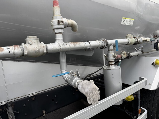 日野プロフィアバルク車（粉粒体運搬車）大型（10t）[写真17]