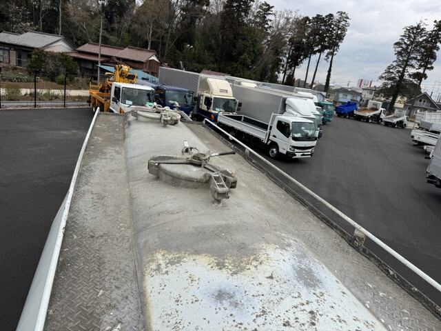 日野プロフィアバルク車（粉粒体運搬車）大型（10t）[写真18]