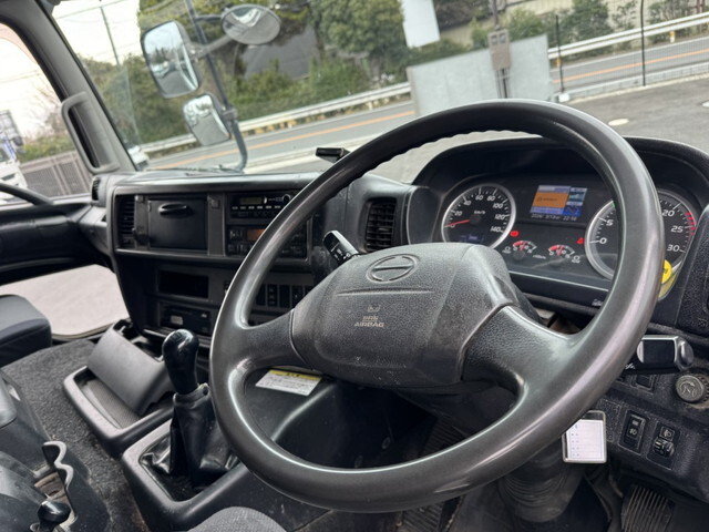 日野プロフィアバルク車（粉粒体運搬車）大型（10t）[写真21]