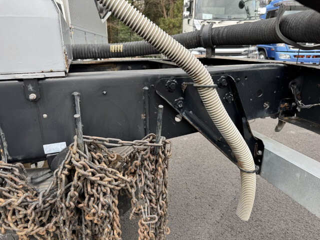 日野プロフィアバルク車（粉粒体運搬車）大型（10t）[写真30]