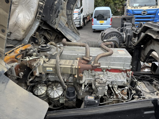 日野プロフィアバルク車（粉粒体運搬車）大型（10t）[写真32]