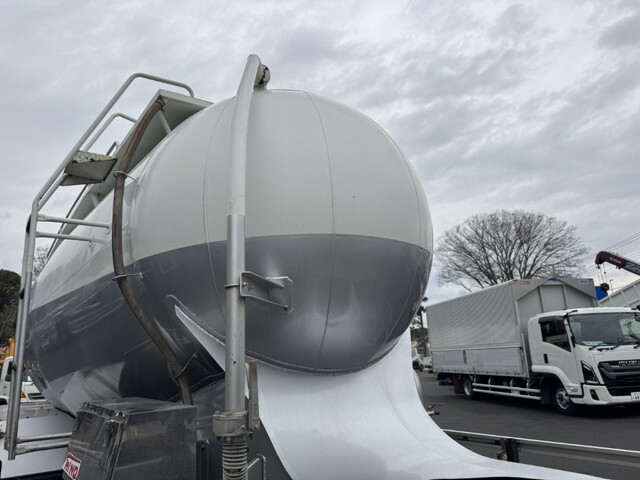 日野プロフィアバルク車（粉粒体運搬車）大型（10t）[写真08]