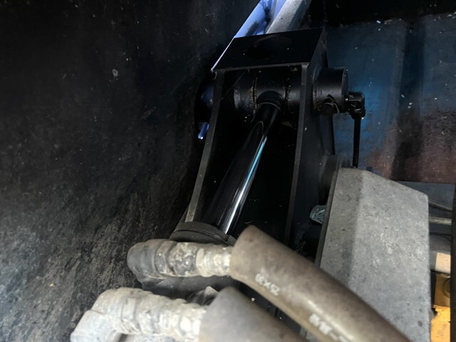 いすゞエルフパッカー車（塵芥車）小型（2t・3t）[写真16]