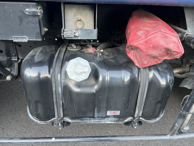 いすゞエルフパッカー車（塵芥車）小型（2t・3t）[写真25]