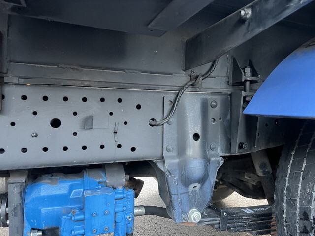 いすゞエルフパッカー車（塵芥車）小型（2t・3t）[写真27]