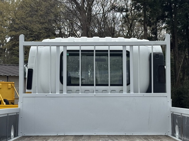 いすゞフォワード平ボディ中型（4t）[写真10]