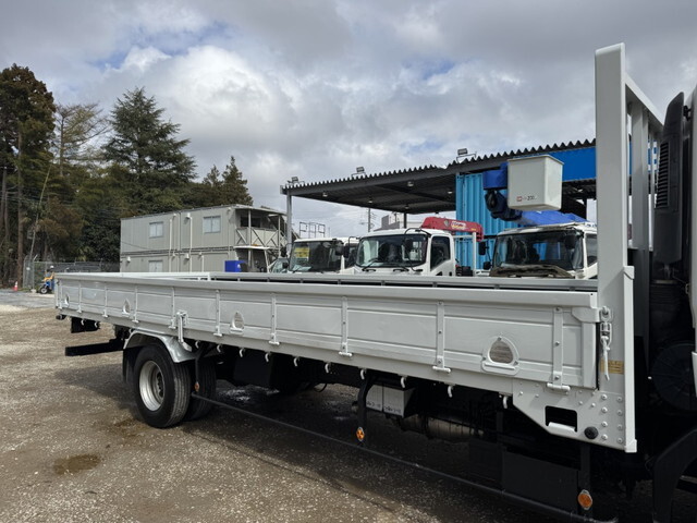 いすゞフォワード平ボディ中型（4t）[写真13]