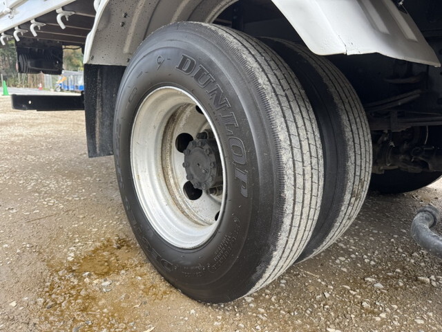 いすゞフォワード平ボディ中型（4t）[写真18]