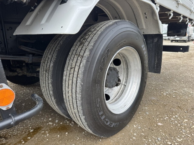 いすゞフォワード平ボディ中型（4t）[写真22]