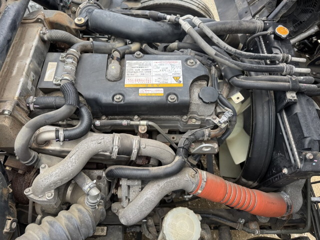 いすゞフォワード平ボディ中型（4t）[写真30]