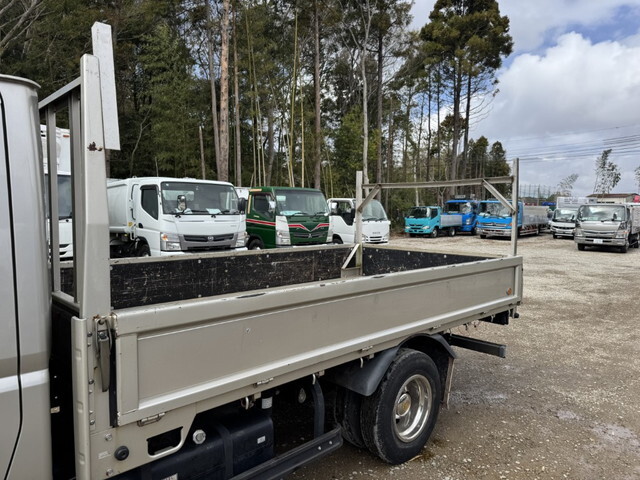 三菱ふそうキャンターダブルキャブ（Wキャブ）小型（2t・3t）[写真11]