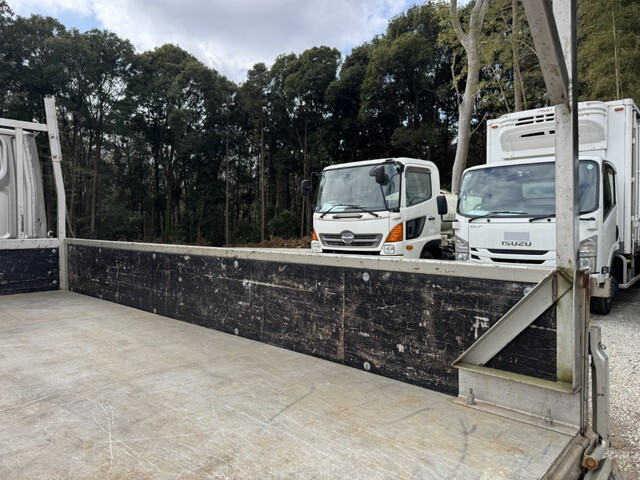 三菱ふそうキャンターダブルキャブ（Wキャブ）小型（2t・3t）[写真16]