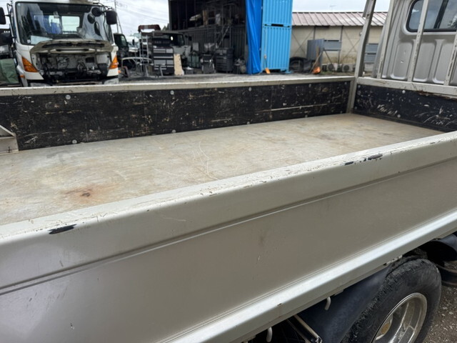 三菱ふそうキャンターダブルキャブ（Wキャブ）小型（2t・3t）[写真30]