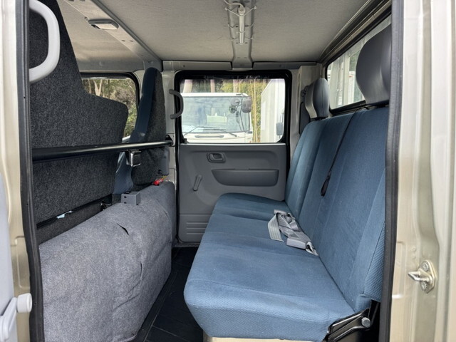 三菱ふそうキャンターダブルキャブ（Wキャブ）小型（2t・3t）[写真08]