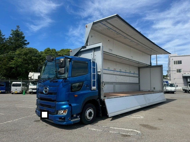 日野プロフィアアルミウイング大型（10t）[写真01]