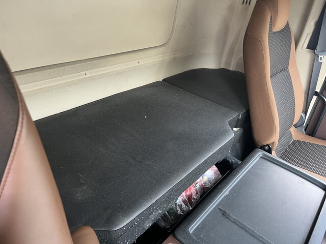 日野プロフィアアルミウイング大型（10t）[写真35]