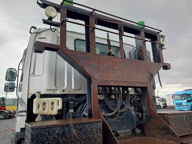 いすゞギガトレーラーヘッド（トラクターヘッド）大型（10t）[写真15]