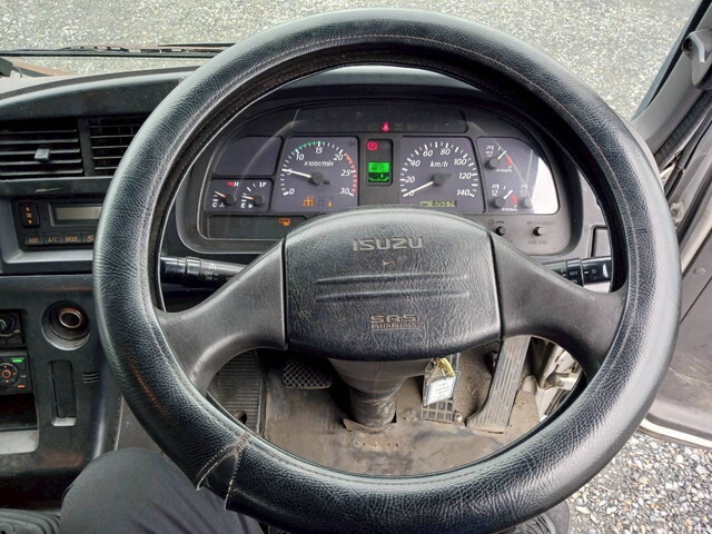 いすゞギガトレーラーヘッド（トラクターヘッド）大型（10t）[写真20]