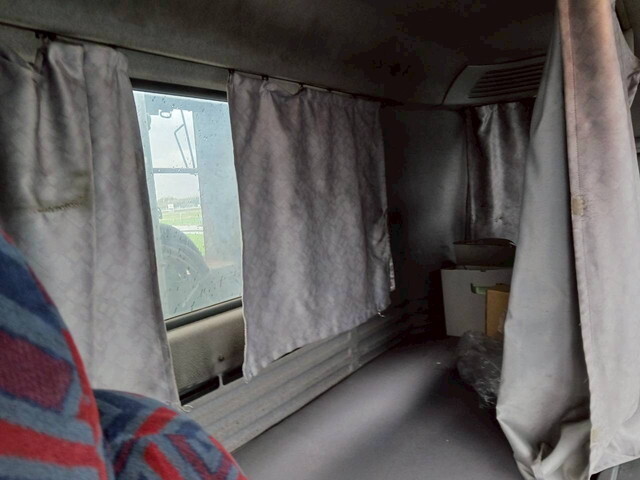 いすゞギガトレーラーヘッド（トラクターヘッド）大型（10t）[写真24]