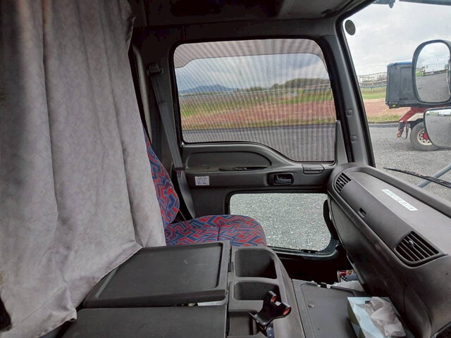 いすゞギガトレーラーヘッド（トラクターヘッド）大型（10t）[写真25]