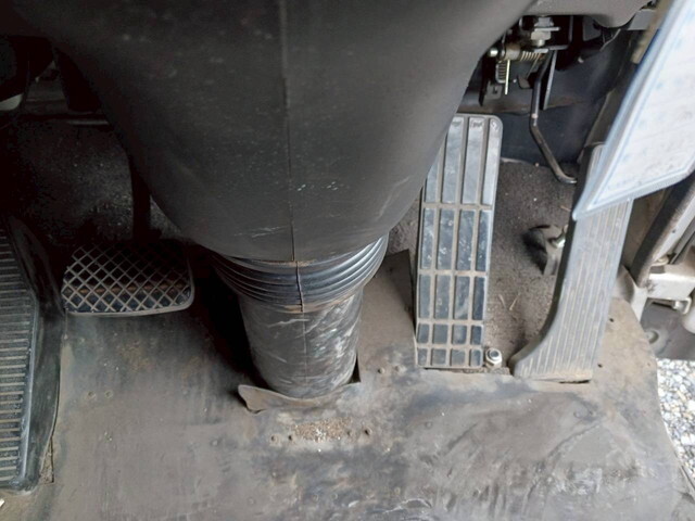 いすゞギガトレーラーヘッド（トラクターヘッド）大型（10t）[写真26]