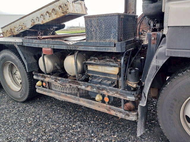 いすゞギガトレーラーヘッド（トラクターヘッド）大型（10t）[写真04]