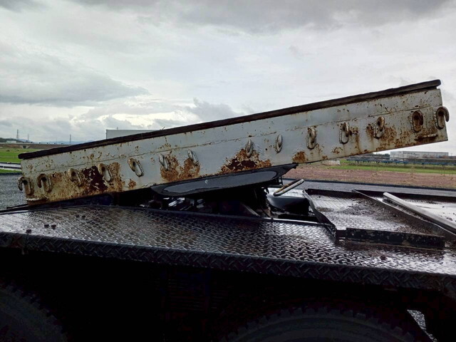 いすゞギガトレーラーヘッド（トラクターヘッド）大型（10t）[写真07]