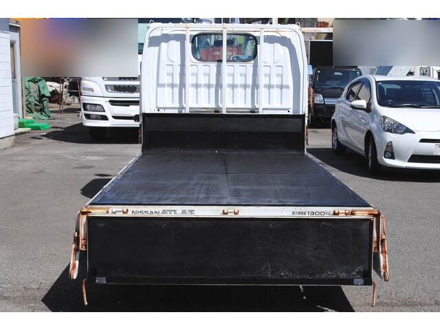 日産アトラス平ボディ小型（2t・3t）[写真13]