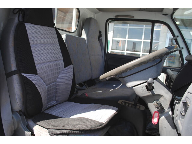 日産アトラス平ボディ小型（2t・3t）[写真26]