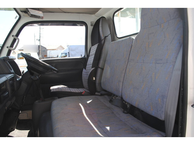 日産アトラス平ボディ小型（2t・3t）[写真28]