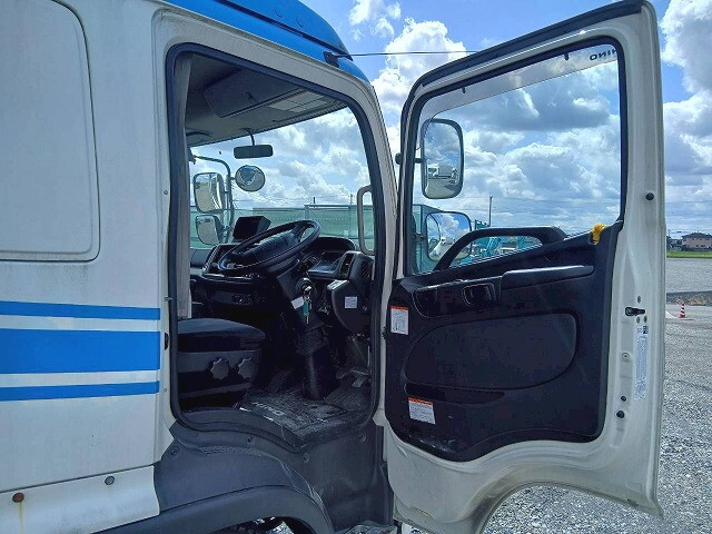 日野レンジャーアルミウイング中型（4t）[写真14]