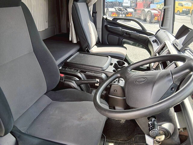 日野レンジャーアルミウイング中型（4t）[写真16]