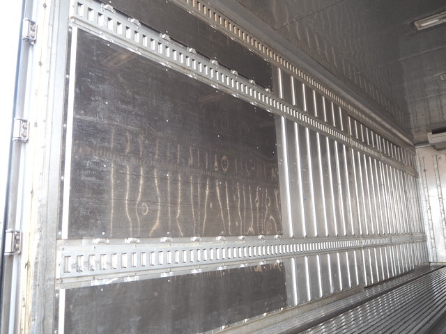 日野レンジャー冷凍車（冷蔵車）中型（4t）[写真11]