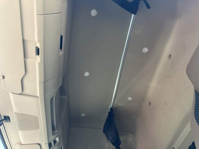 日野プロフィアトレーラーヘッド（トラクターヘッド）大型（10t）[写真29]