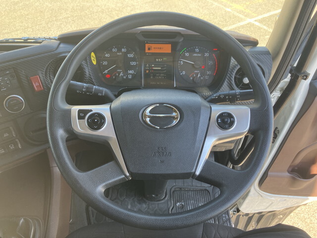 日野プロフィアトレーラーヘッド（トラクターヘッド）大型（10t）[写真38]