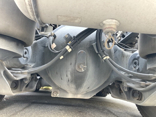 日野プロフィアトレーラーヘッド（トラクターヘッド）大型（10t）[写真09]