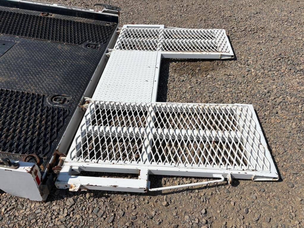 いすゞエルフセーフティローダー小型（2t・3t）[写真11]