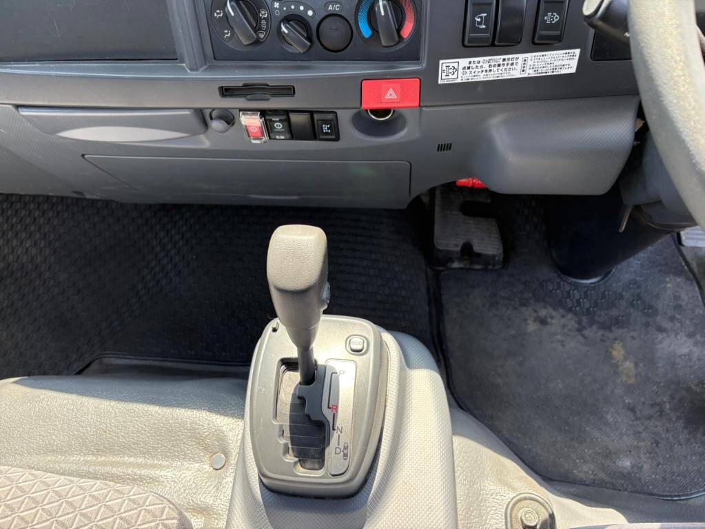 いすゞエルフセーフティローダー小型（2t・3t）[写真21]