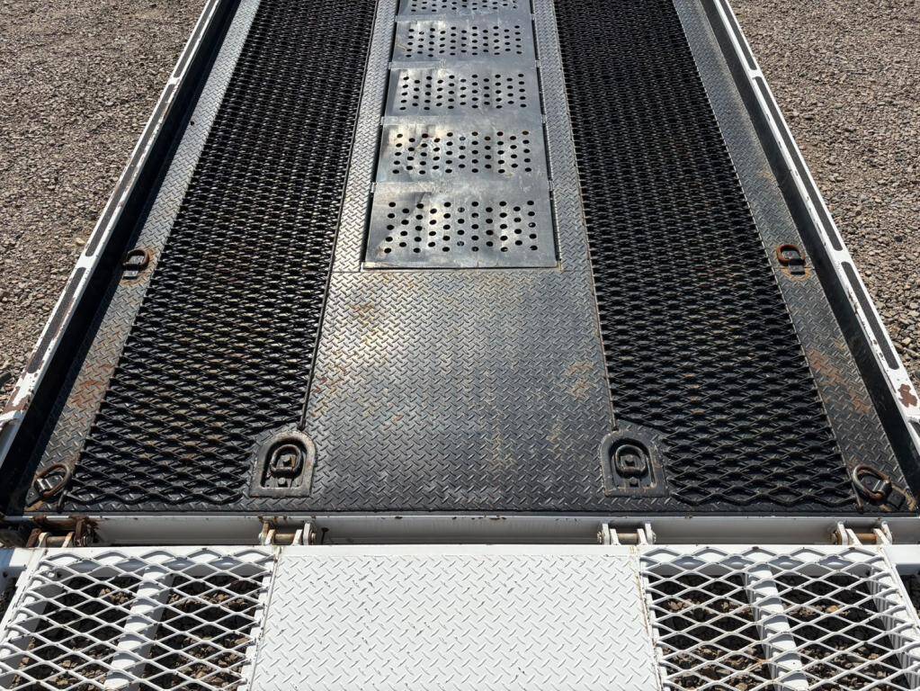 いすゞエルフセーフティローダー小型（2t・3t）[写真09]