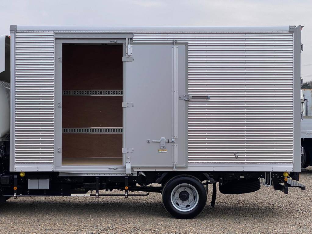 いすゞエルフアルミバン小型（2t・3t）[写真11]